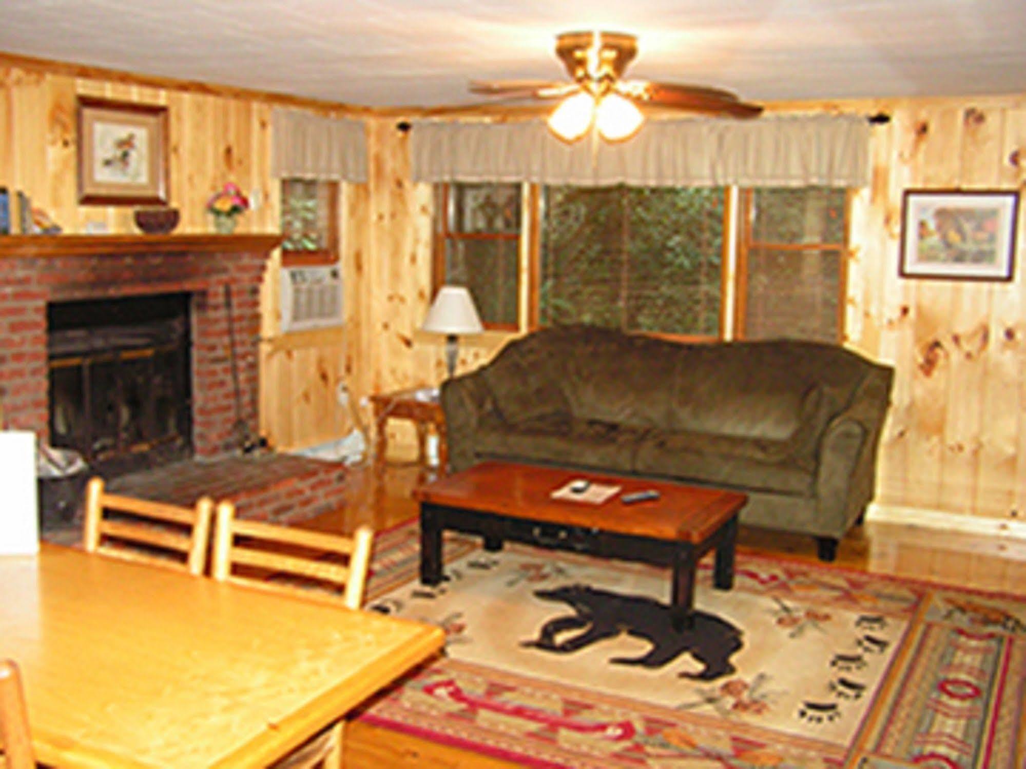 Cabins At Twinbrook Resort Maggie Valley Extérieur photo