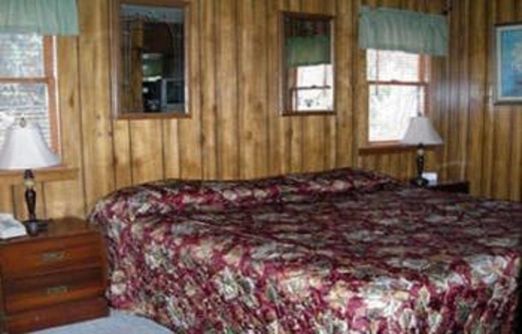 Cabins At Twinbrook Resort Maggie Valley Extérieur photo